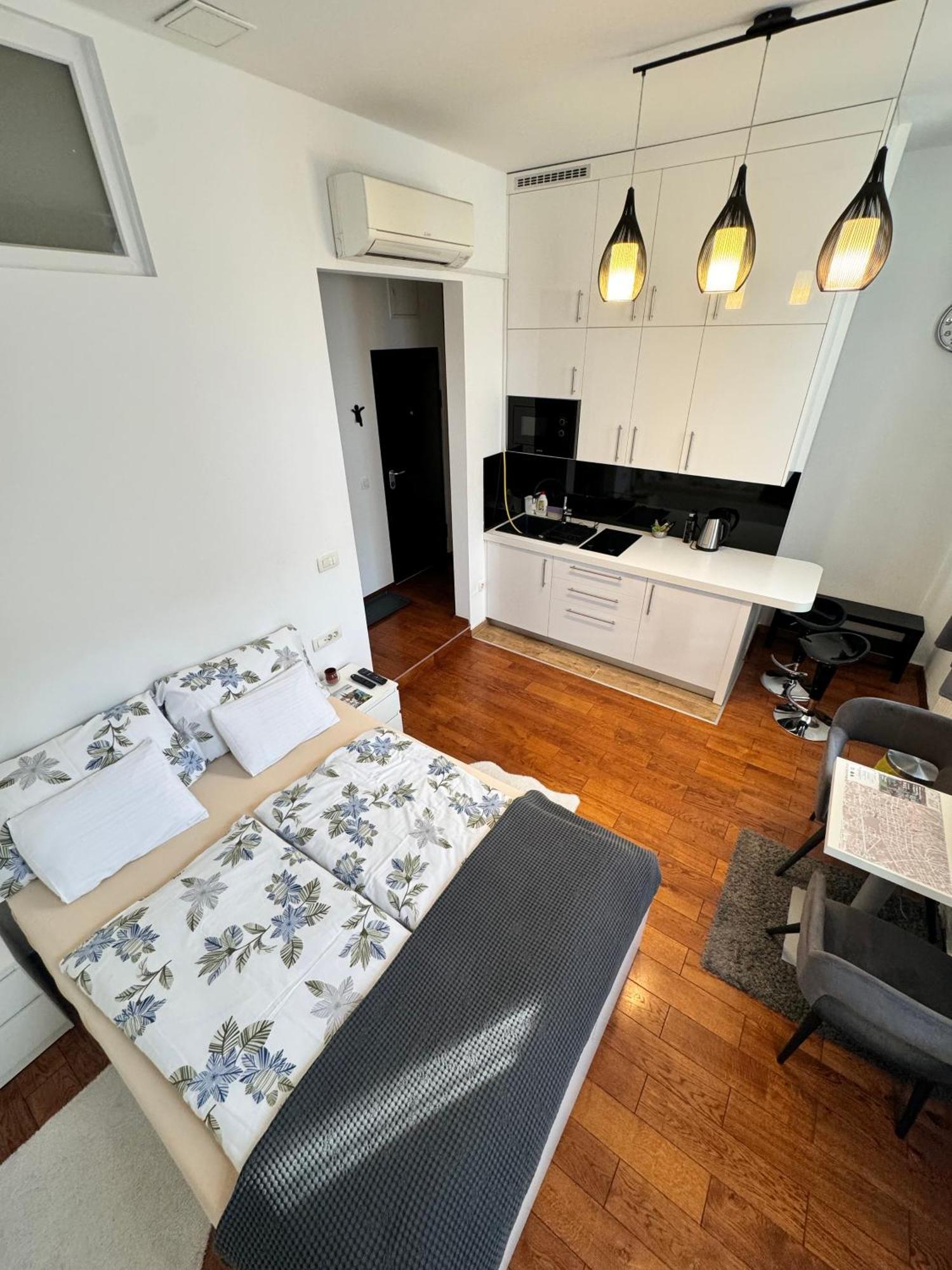 Apartment Home1
