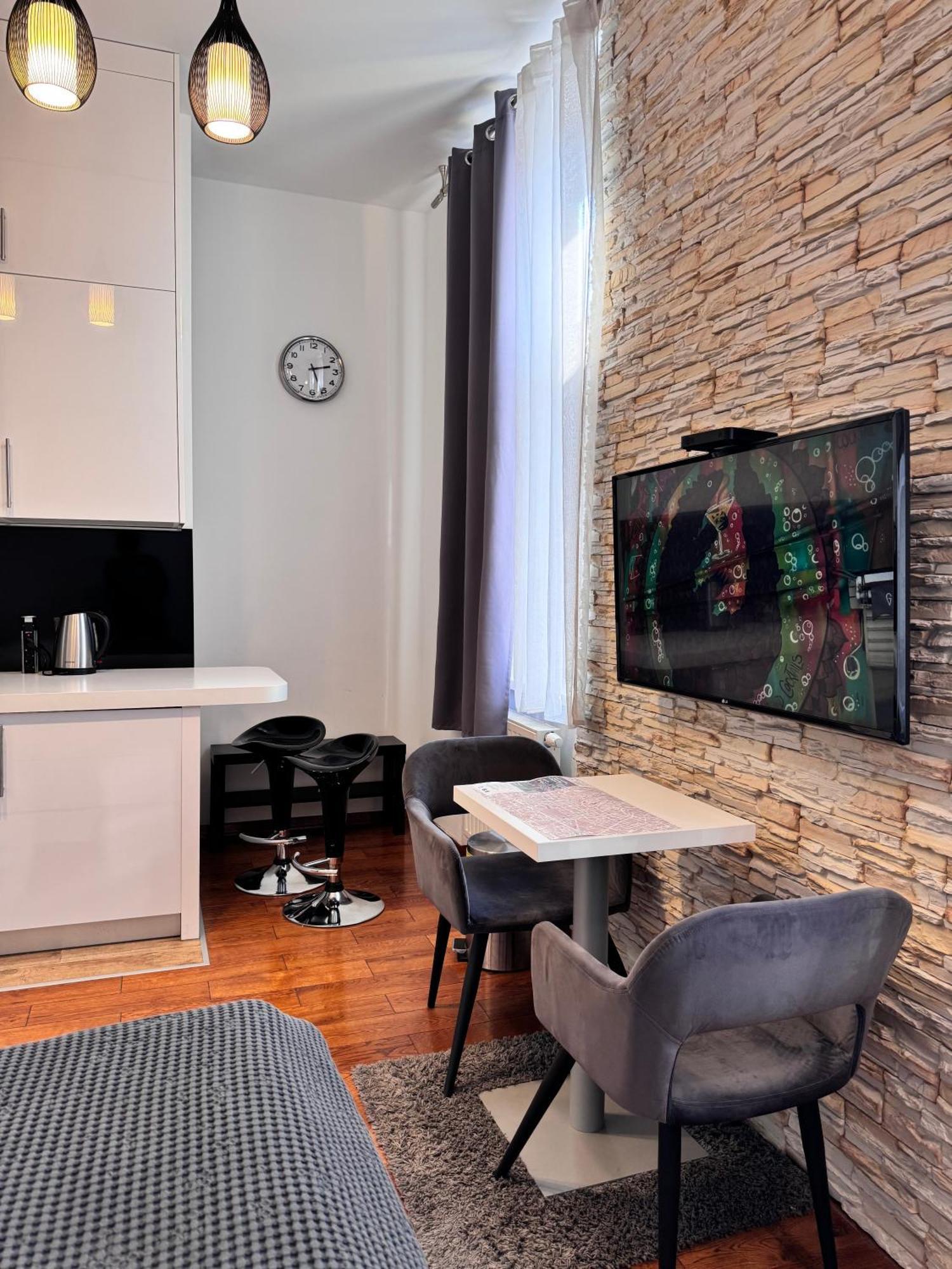 Apartment Home1 *