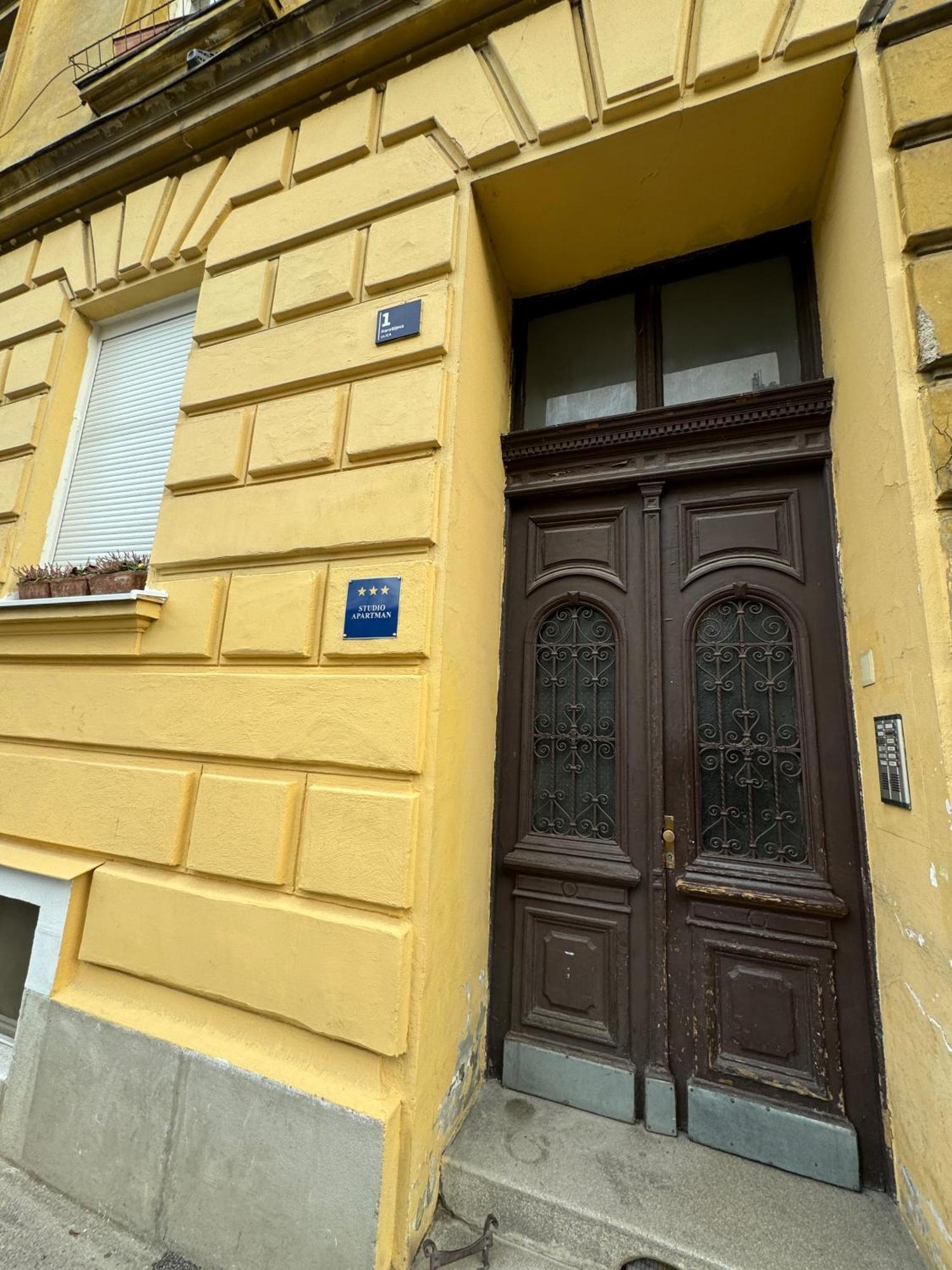 Apartment Home1 *