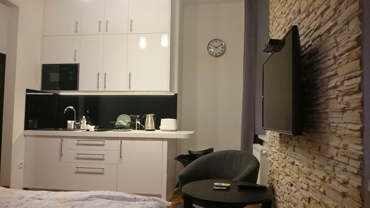 Home1 Apartment *