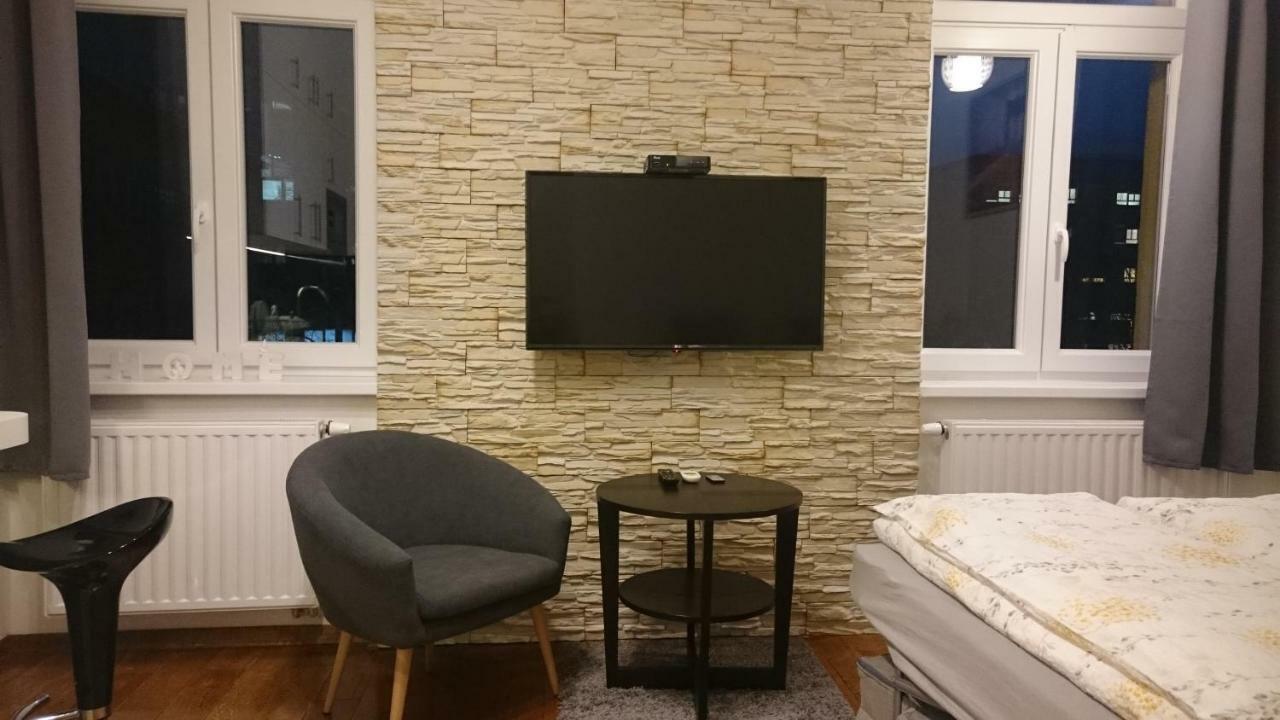 Apartment Home1
